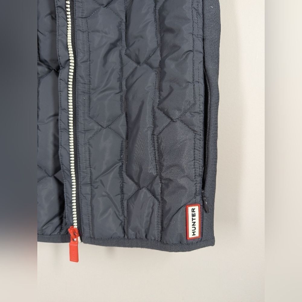 Hunter Quilted Lightweight Puffer Vest – Size XS – Charcoal Gray - Picture 3 of 9